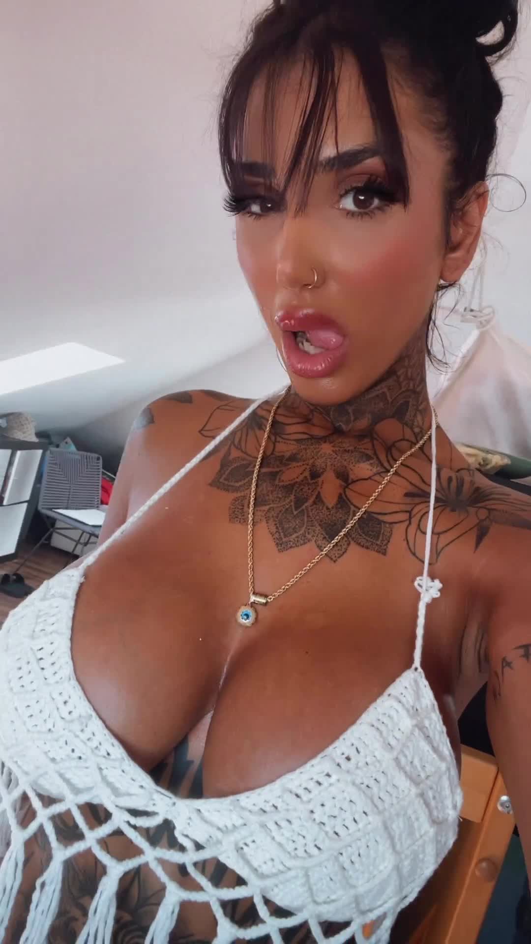 Camgirl werden bei Tyra Ride